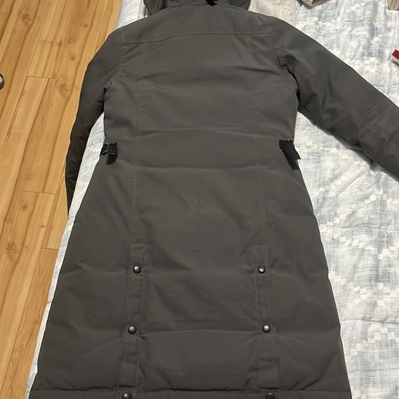 Pics for buyer small hole in arm seams - Picture 4 of 4